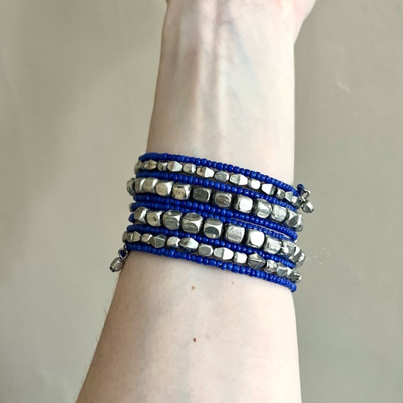 blue beaded & silver stone all in one “slinky” bracelet bangle - Picture 10 of 11
